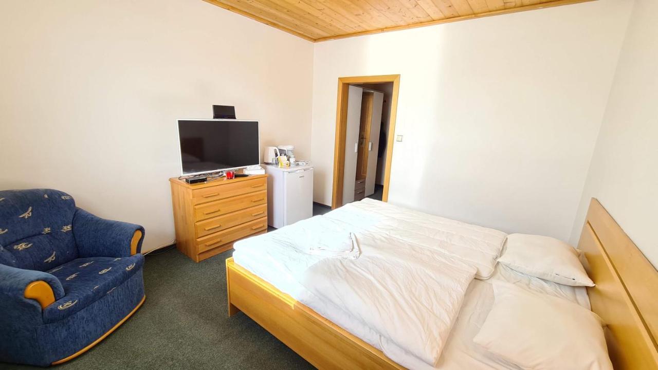 Apartman Kragujevska ジリナ エクステリア 写真