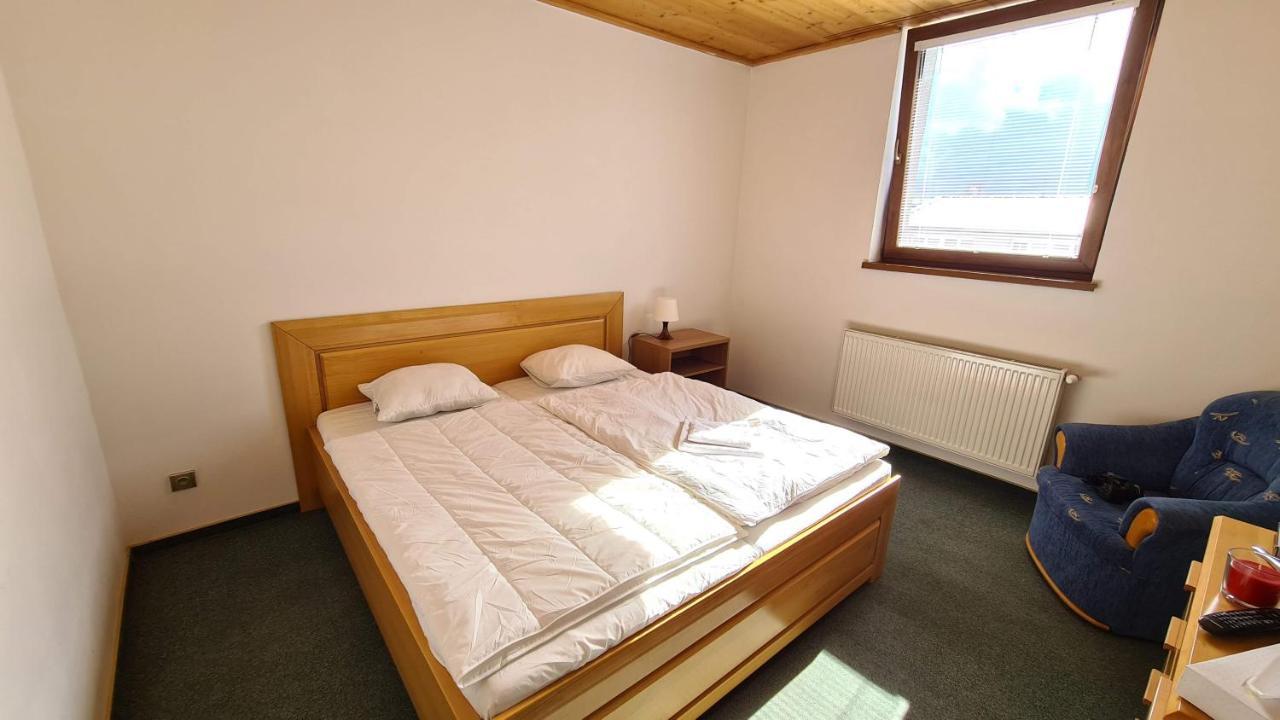 Apartman Kragujevska ジリナ エクステリア 写真