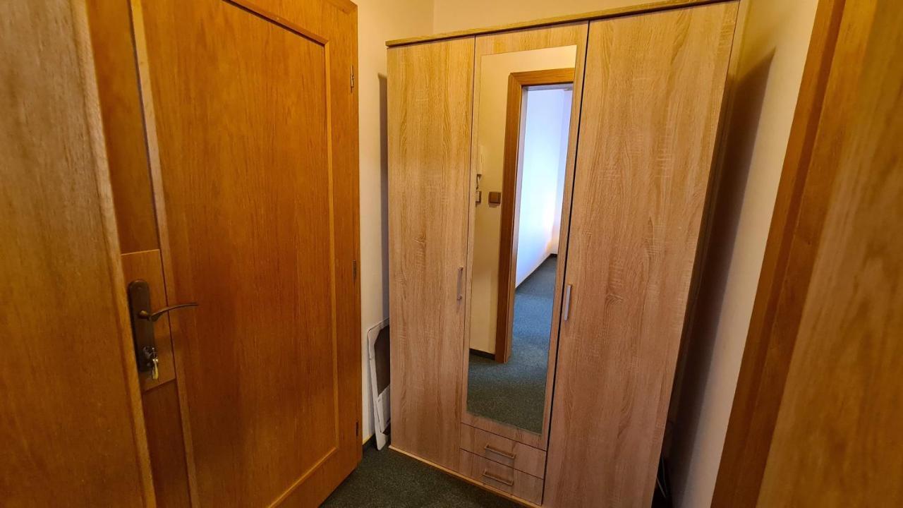 Apartman Kragujevska ジリナ エクステリア 写真