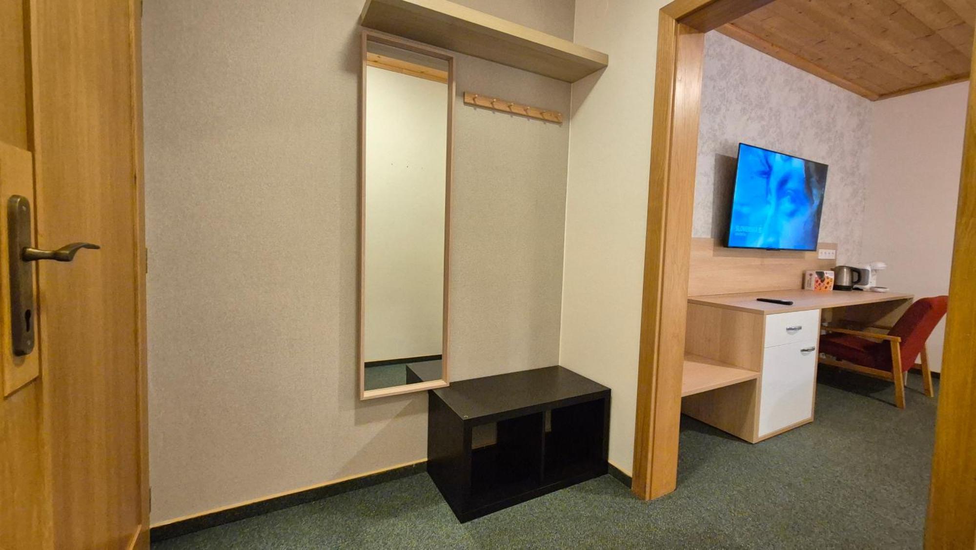Apartman Kragujevska ジリナ エクステリア 写真