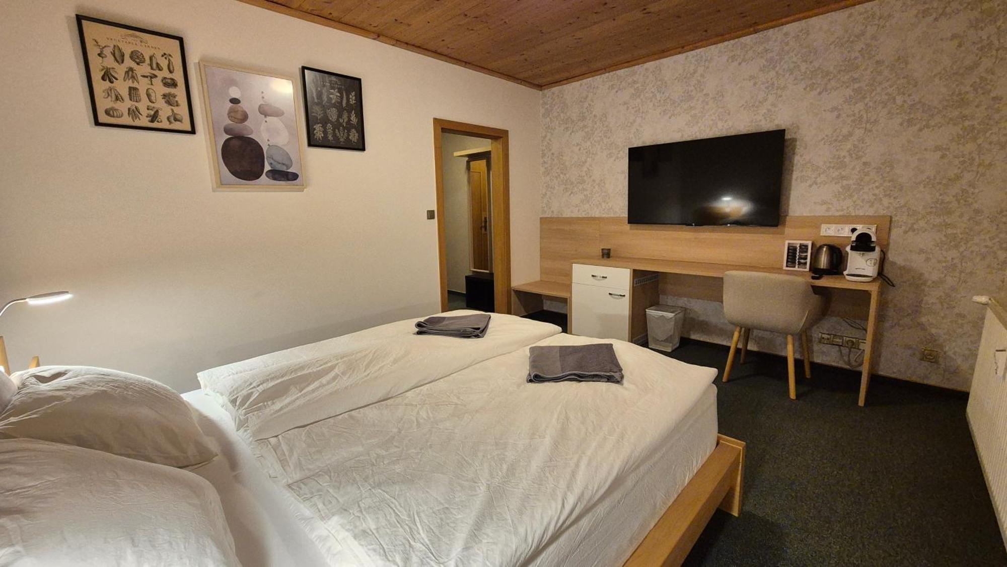 Apartman Kragujevska ジリナ エクステリア 写真