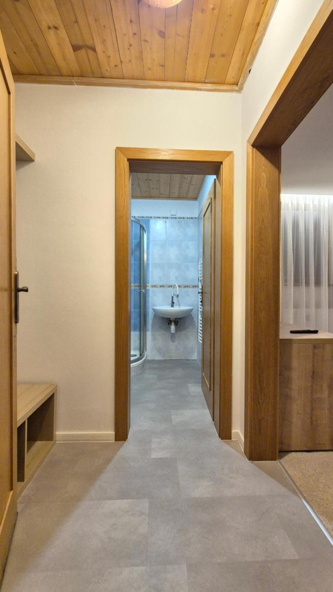 Apartman Kragujevska ジリナ エクステリア 写真